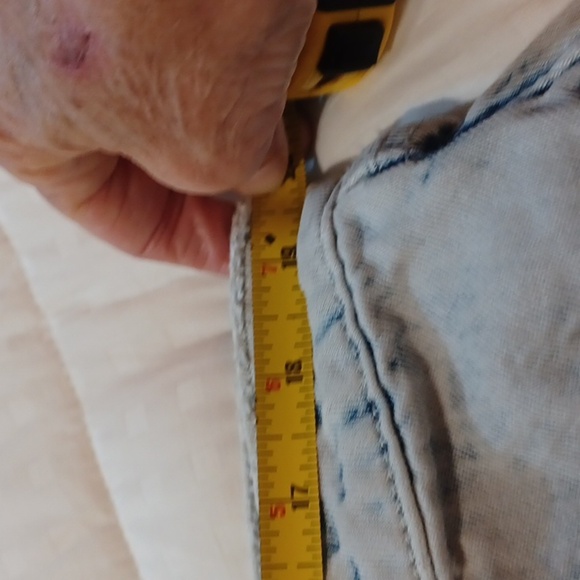 Womans No Boundries Short Button Fly PreWash Jean Shorts Sz17 Juniors - Picture 6 of 8